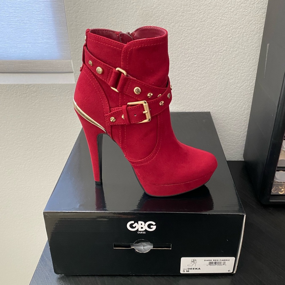 GBG by Guess Deeka platform booties sz 5